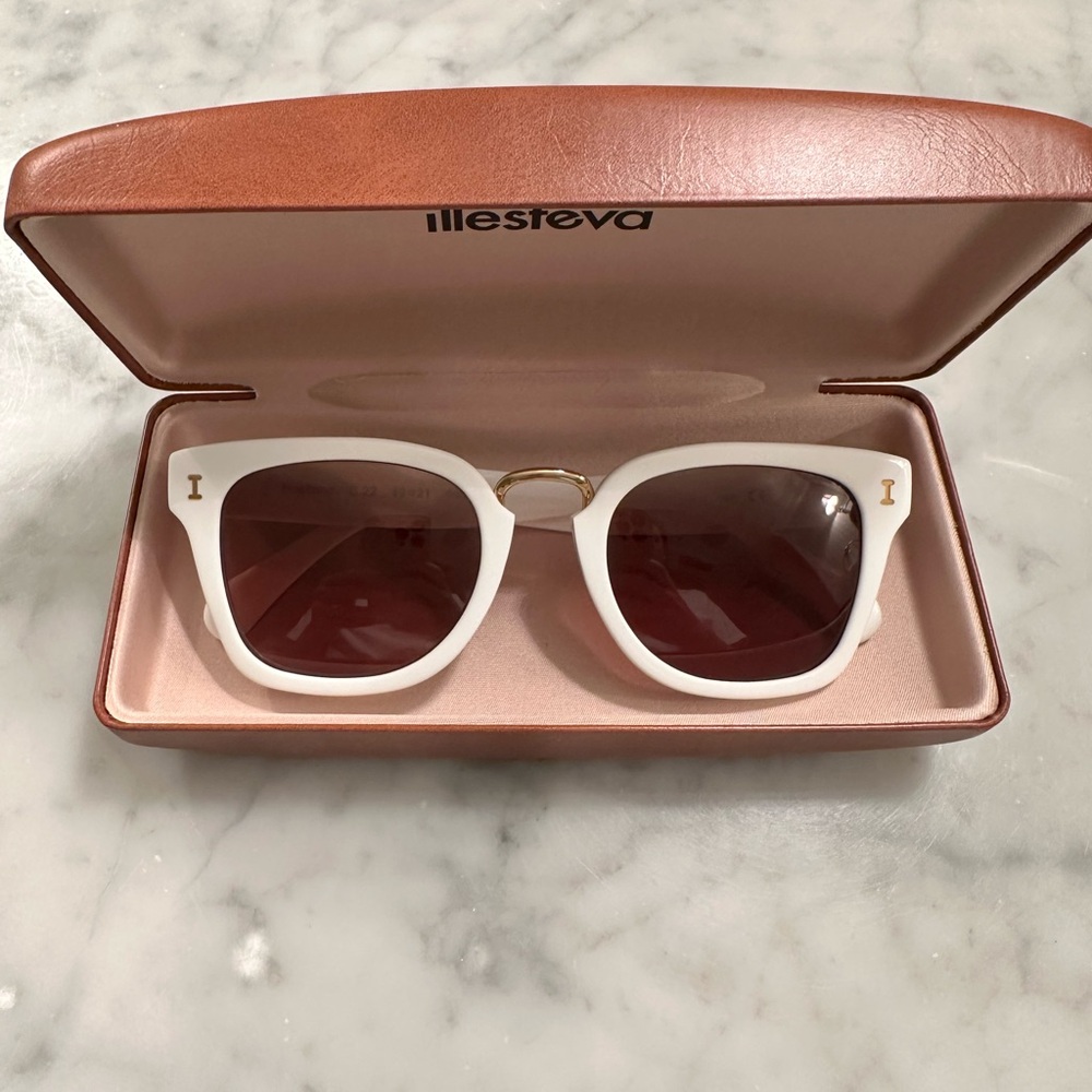 Illesteva White Positano Sunglasses with Brown Lenses New In Box